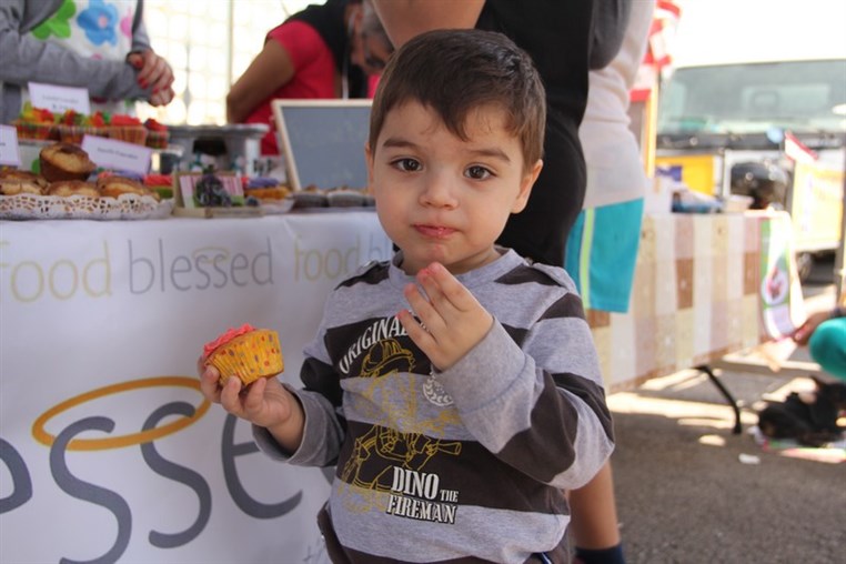 CrumbleBerrys Eat cake for a cause